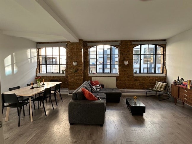 Dalston - Double Room w Ensuite Main Photo