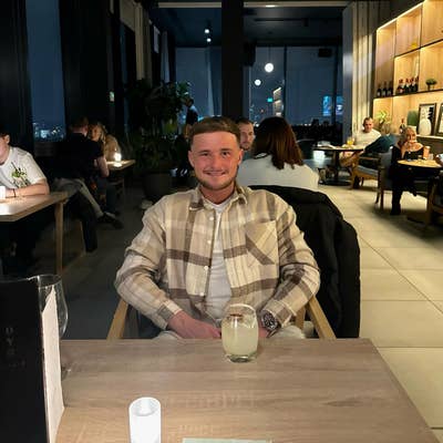 Clean, Respectful Professional Seeking Room Main Photo