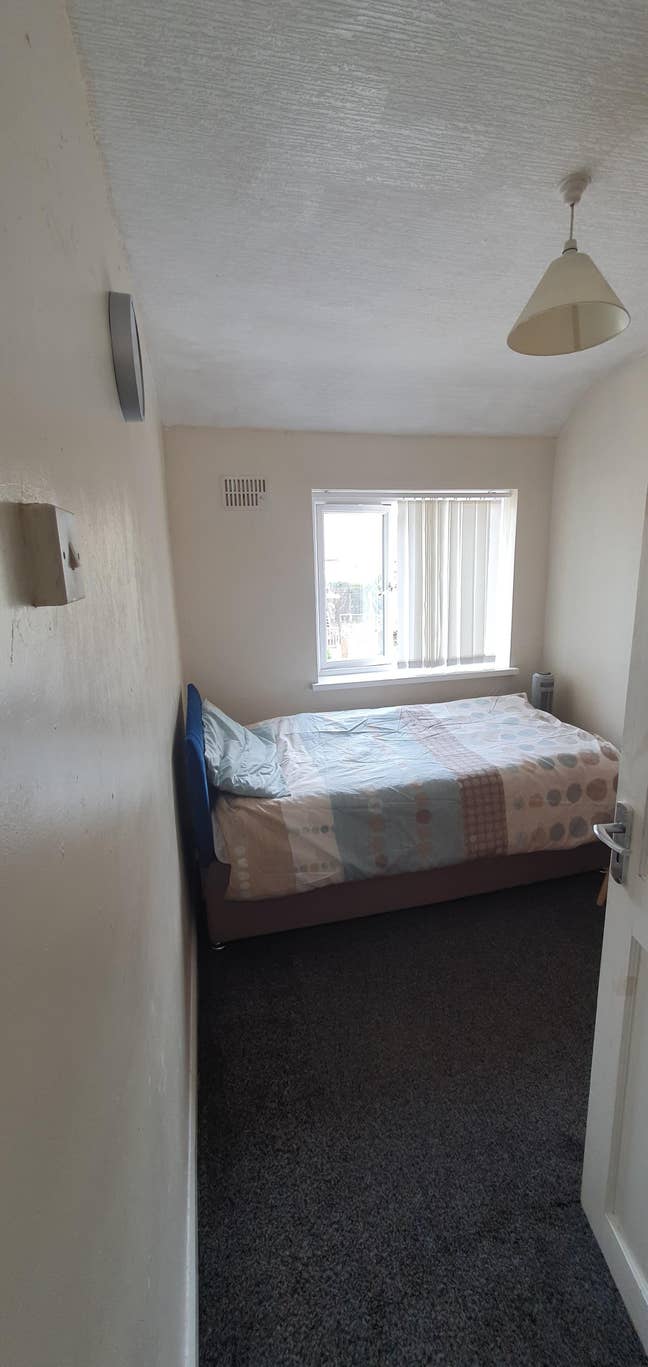 Furnished Room Available in Peaceful Family Home – Main Photo