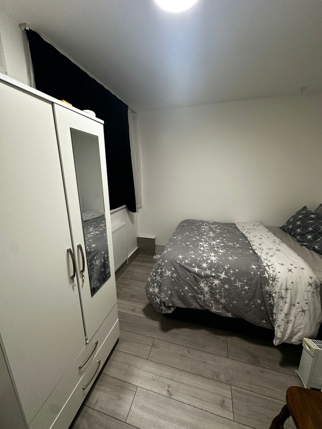 Lovely clean 2 bedroom flat in north London Main Photo