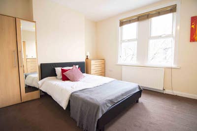 Stunning double, White City, Lovely flat Main Photo