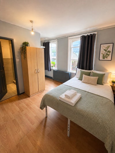 Seven Sisters Double En-Suite room  0 Deposit  Main Photo