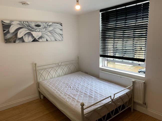 En-Suite Room - All bills inc. Available Now!  Main Photo