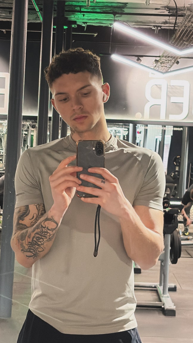 Looking for room  Main Photo