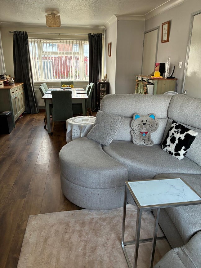 House in Staveley near local shops, bus station Main Photo