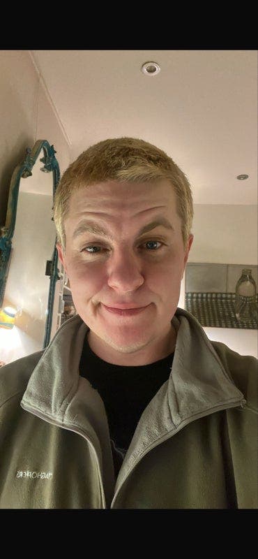 Looking to buddy up either in Hackney or Peckham  Main Photo