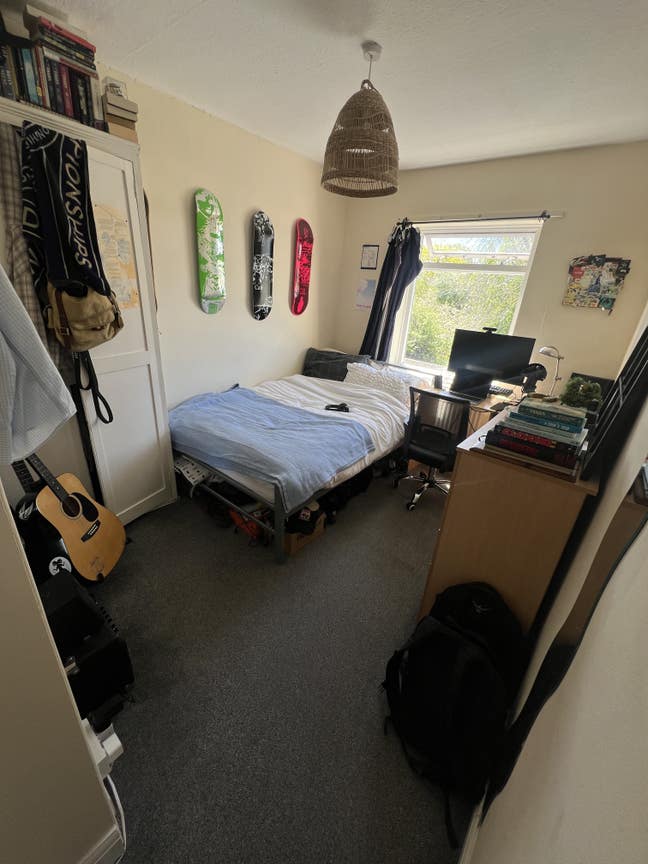 4 Rooms Available Now - 104 Cricket Road Main Photo