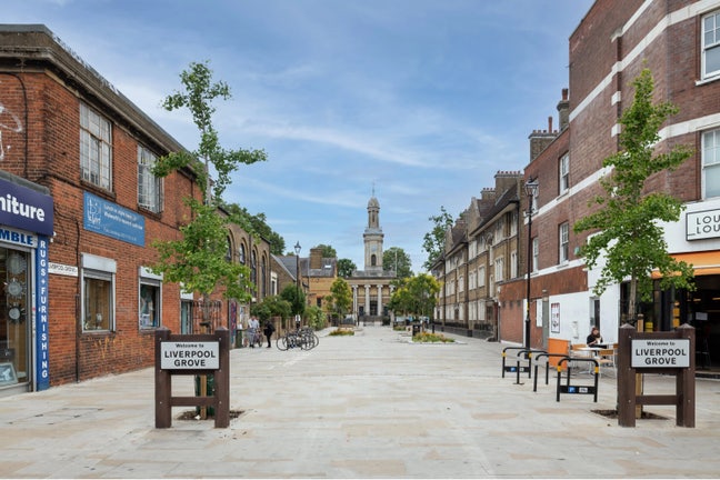 Spacious airy room - 10 min walk to E&C/Kennington Main Photo