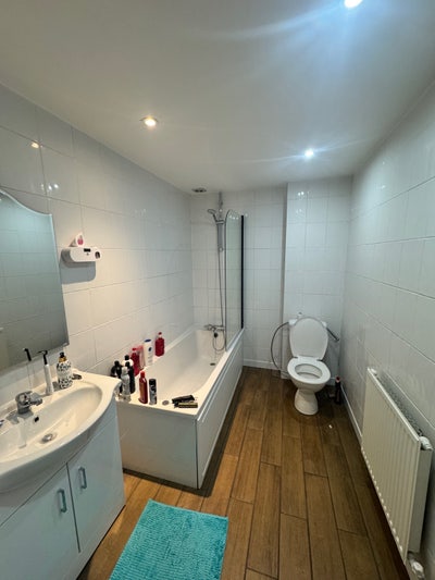 Double room to rent  Main Photo