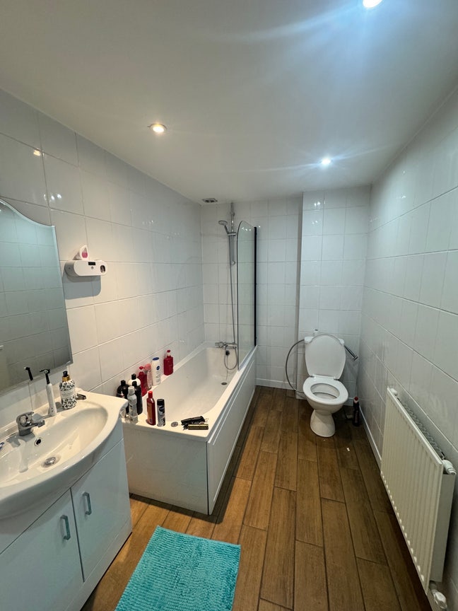 Double room to rent  Main Photo