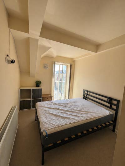 Short term room to let Bristol city centre Main Photo