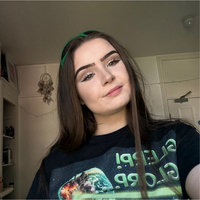 Hi! I’m 25 and looking for a house share in... Main Photo