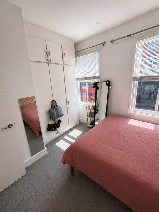 Room Available – Wandsworth High Street Main Photo