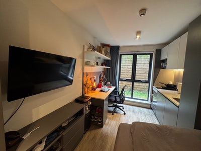 Large Studio Sublet at Portswood House Main Photo