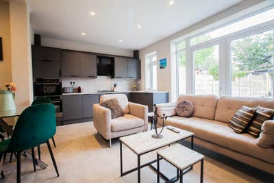 Luxury Sutton Large Room in shared house Main Photo