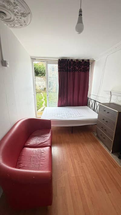 Spacious-Bills Included-Attached Private Garden Main Photo