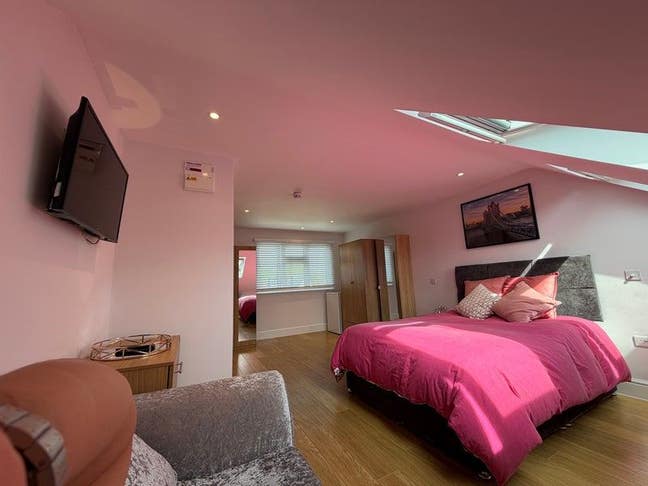 En-Suite Double Room All Bills Inc NW9 7NR Main Photo