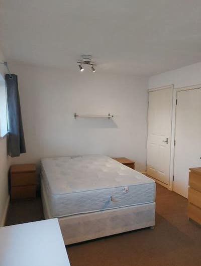 Spacious Ensuite to rent near Canary Wharf!!! Main Photo