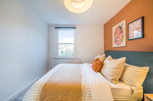 Bright Double Room next to Balham Tube  Main Photo