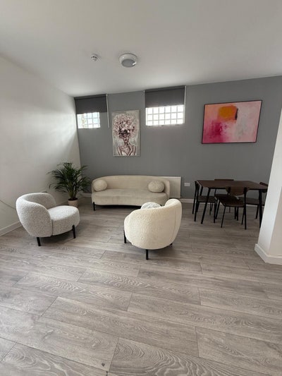 1 bed flat to let in Edgware- HA8 Main Photo