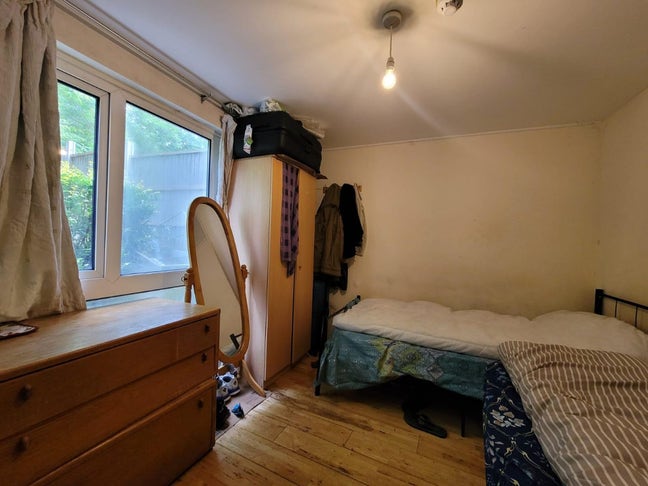 Sharing Room Main Photo