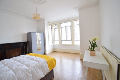 Spacious Living in the Heart of Fulham| Bills Incl Main Photo