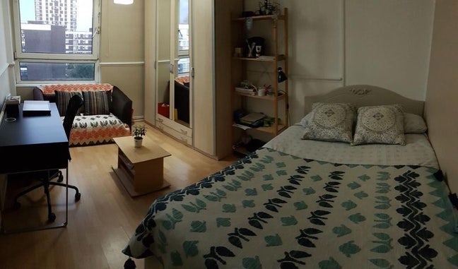 Room in flat Main Photo