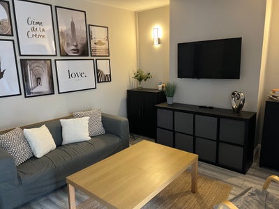En-suite Double room near to the town centre. Main Photo