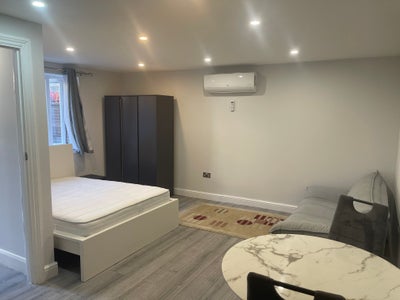 Self Contained Studio Flat for Rent  Main Photo