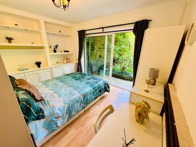 🏡 Double Room (Single Use) in White City, Zone 2 Main Photo