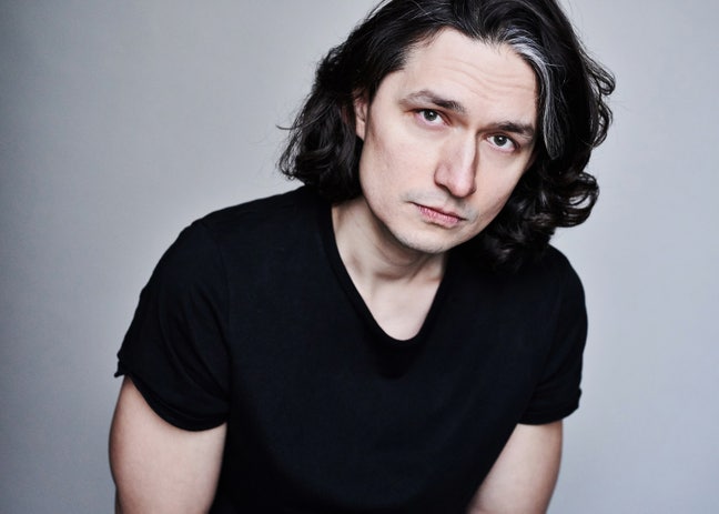 Professional actor I 10+ yrs London I June move Main Photo