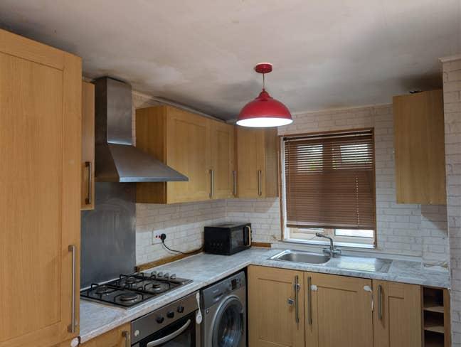 2 Bedroom House , Garden Parking & Bills Included Main Photo