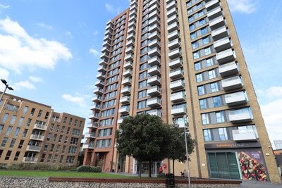 Ensuite Room for 2 - Gym - Luxury Building - BOW! Main Photo