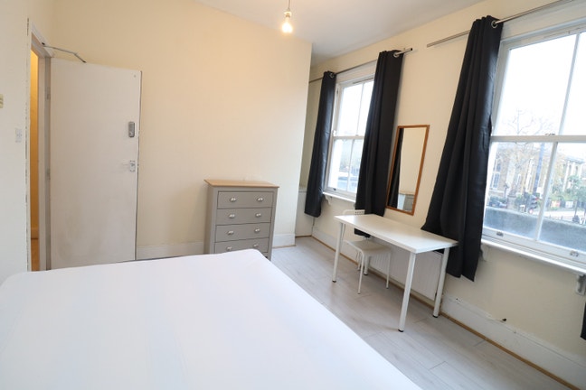 Refurnished Double Room-1 Stop to Liverpool Street Main Photo