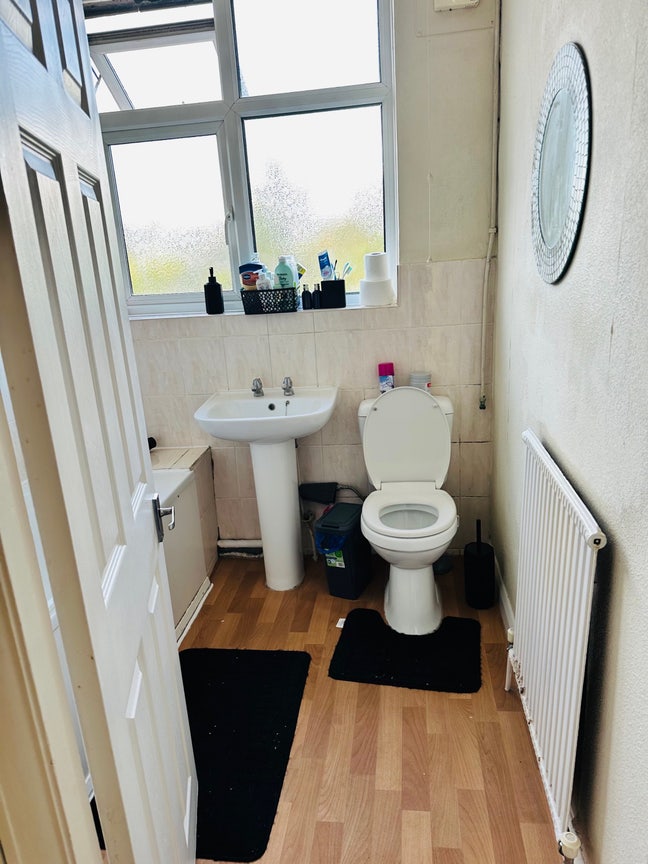 Room to let Main Photo