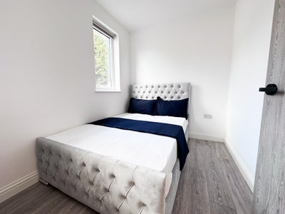 Modern Single Room Available – NW2 Main Photo