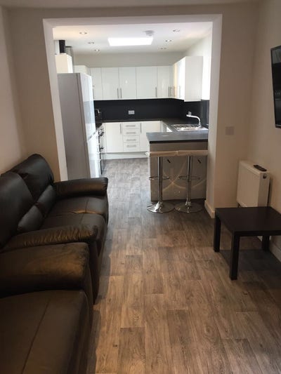 Looking for a room in the heart of Fallowfield?  Main Photo