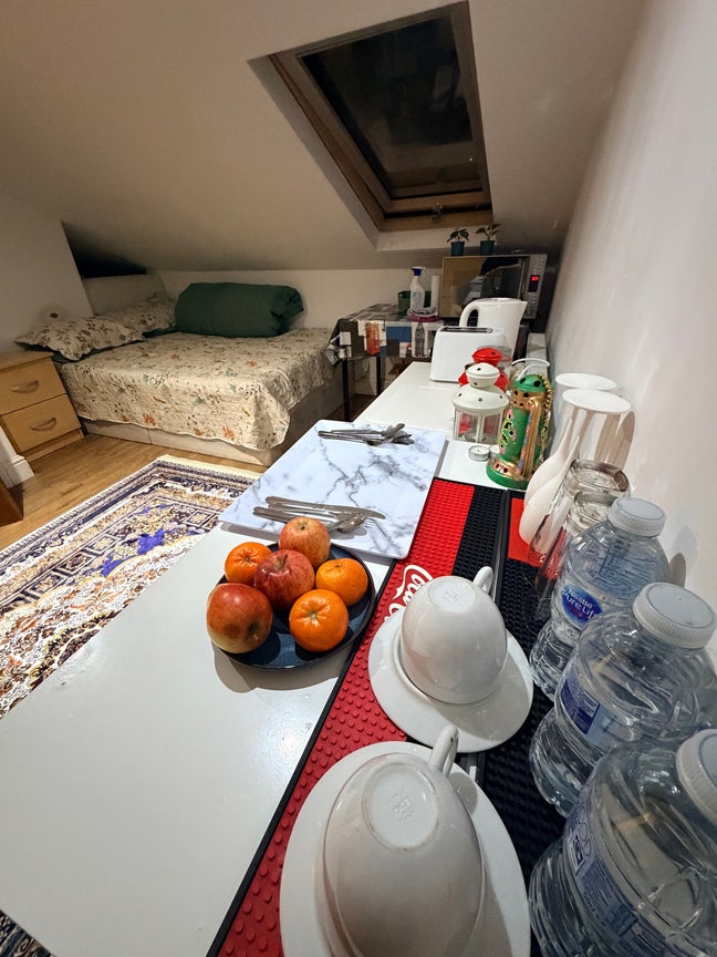 Studio flat with Impressive skyline views  Main Photo