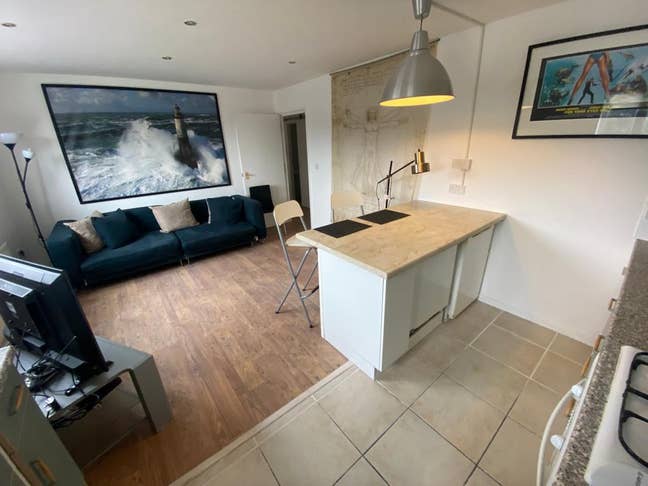 London City Airport Shmozy Cozy  2BD 2BTH *View* Main Photo