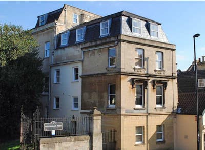 Double room available in 2-bed flat Main Photo