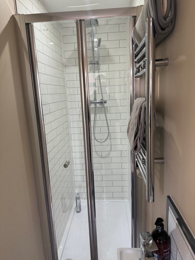 Spacious  double room with own shower room.  Main Photo