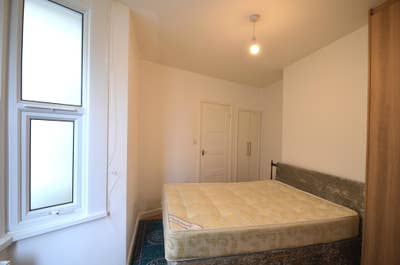 Ground floor flat - Ashford Station - TW15  Main Photo