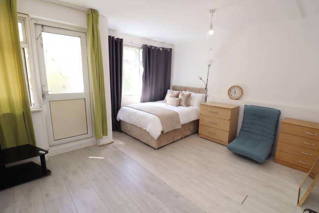 3 Rooms - E14 Canary Wharf - Best Deal!! Main Photo