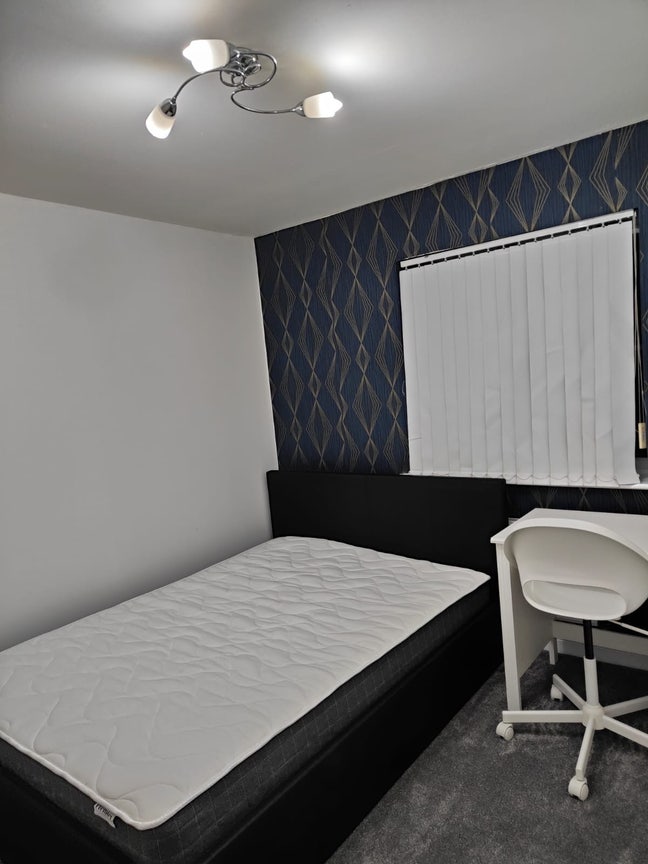 Double bedroom in a shared house for &pound;400  Main Photo