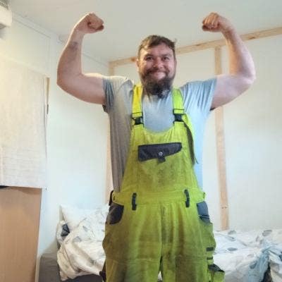 Worker Travelling. Lets team up  Main Photo