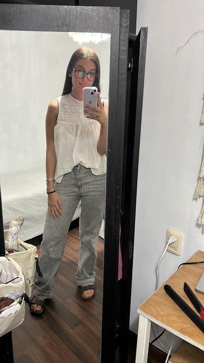 I am a female aged 18. I am looking for a sin... Main Photo