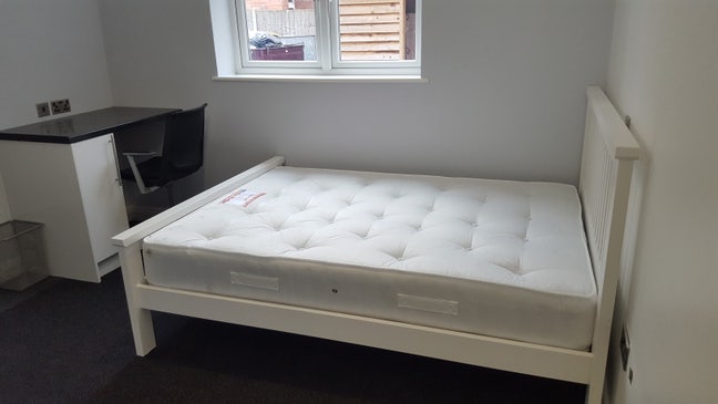 STUDENT accommodation incl bathroom and incl bills Main Photo