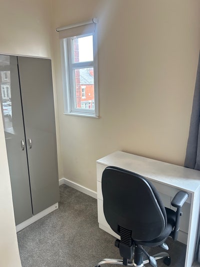 3 Bedroom House with Extension Main Photo