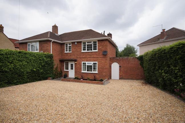 3 Bed end of terrace house to rent Main Photo