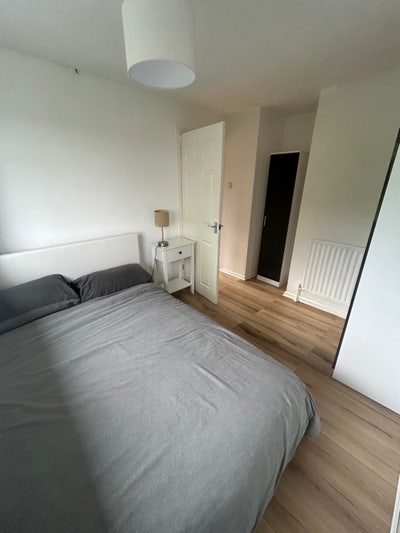 Female flatmate wanted for 3 bed house  Main Photo